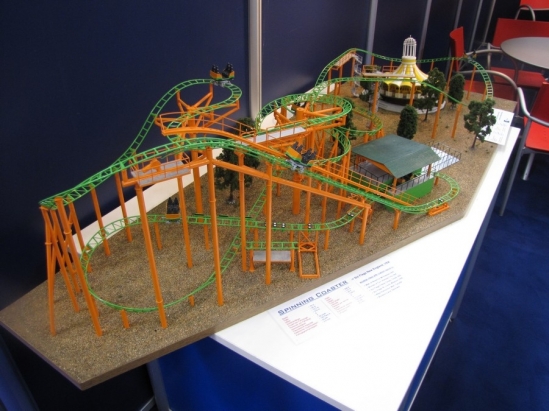 Un modèle de Spinning Coaster, ici la maquette de Mr. Six's Pandemonium (Six Flags New England) 