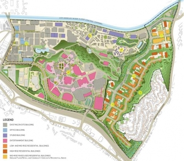 Masterplan avec en rose, les futures installations prévues pour Universal Studios Hollywood et City Walk.