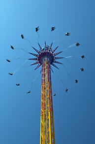 Six Flags Discovery Kingdom opens its 150' tall tower ride SkyScreamer on May 27 2011