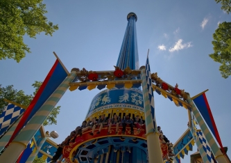 Mäch Tower’s first riders experience the thrill of Busch Gardens’ newest attraction.