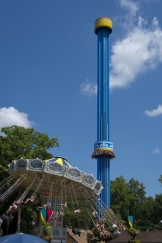 Mäch Tower’s first riders experience the thrill of Busch Gardens’ newest attraction.