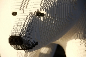 Impressive polar animals built of LEGO