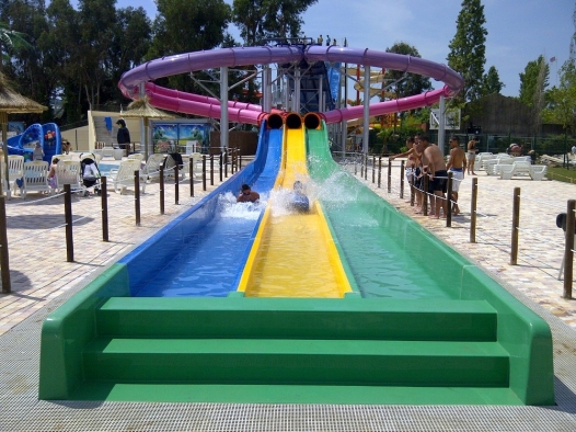 Aquasplash (Marineland) a ajouté cette saison un complexe de toboggans et une zone de jeux aquatiques pour enfants.