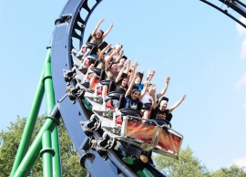 Sur base d'un X-Car Launch Coaster, l'énergie du freinage est récupérée pour le catapultage suivant.