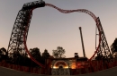 Une attraction unique au monde avec une inversion géante (ici BuzzSaw à Dreamworld)