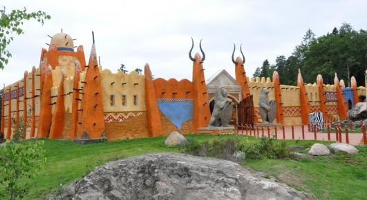 Theming of Safari's entrance at Kolmarden Zoo, Sweden