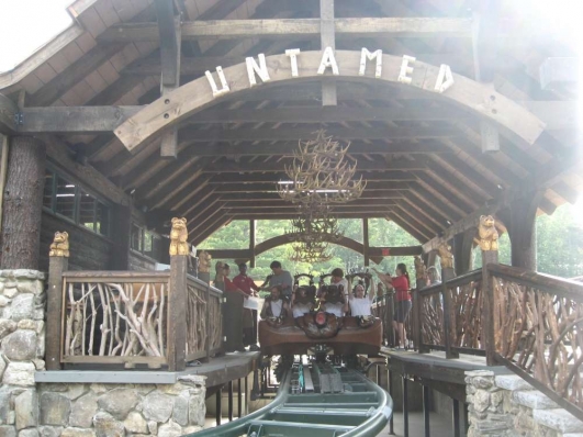 Cette année, Canobie Lake Park a inauguré Untamed.