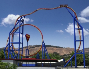 SUPERMAN Ultimate Flight est né de la collaboration entre Premier Rides et Six Flags