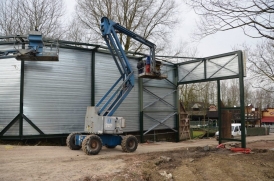 ... and the construction of a noise barrier at the Keverbaan junior coaster.