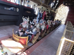 WODAN Timburcoaster est équipé de 3 trains Millenium Flyers de 24 places