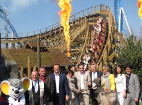 La famille Mack et Clair Hain Jr. inaugurent la 11ème montagne russe d'Europa-Park