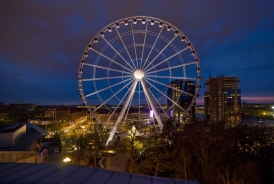 Lisebergshjulet est une grande roue de 60 mètres de haut de fabrication Bussink.