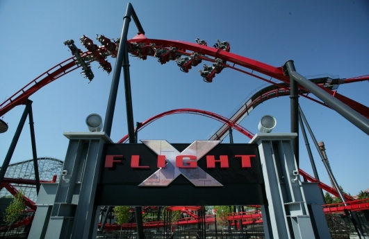 X-Flight est la quatorzième montagne russe de Six Flags Great America