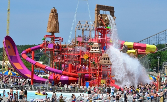 WhiteWater' Giant RainFortress debuts with great success at Mt. Olympus
