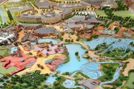 Las Palm unveiled a 1/16 scale model of the future theme park & resort