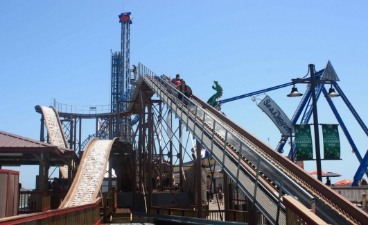 Interlink opens a two-drop flume ride at the new Galveston Island Historic Pleasure Pier