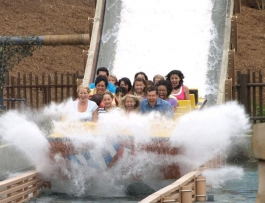 Cette saison, Hopkins Rides a livré un Shoot the Chute à LEGOLAND California aux Etats-Unis