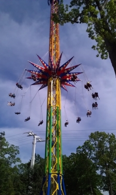 Sky Screamer est haut de 73 mètres et embarque 32 passagers