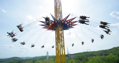 Le parc a notamment ouvert Sky Screamer, un Star Flyer de Funtime