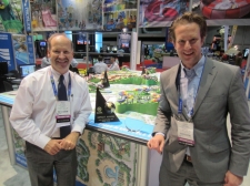 Rick Hunter (gauche) et Lars Lenders (droite) de Proslide Technology avec les deux Awards remportés lors de cette édition 2012.