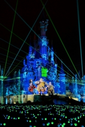 A look behind the scenes of Disney Dreams!