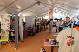 About fifty companies participed in SNELAC's own trade show: the workshop.