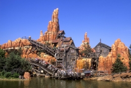 La fréquentation des parcs à thèmes de Disneyland Paris a chuté de 7% au troisième trimestre.