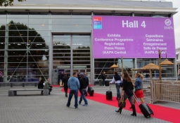 Plus de 8.500 personnes dont 5.900 acheteurs qualifiés sont venus à la Porte de Versailles pour participer à l'Euro Attractions Show 2013.